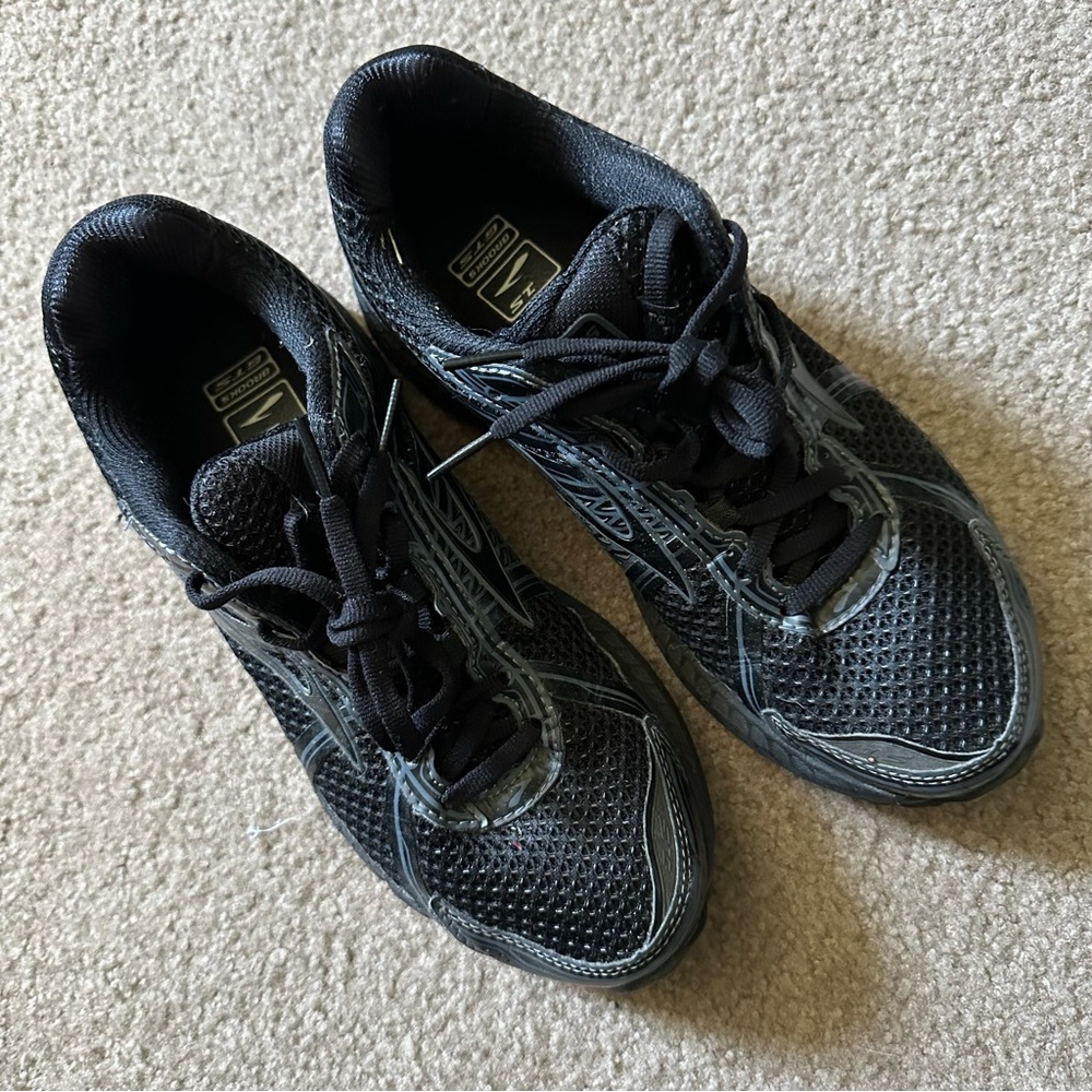 Women’s Brooks Adrenaline GTS Black Athletic Running Shoes Sz 8.5